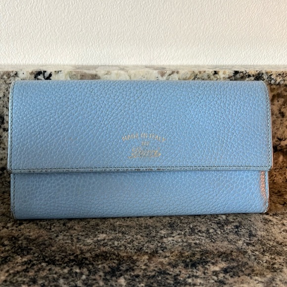 Gucci Leather Trifold Wallet - Picture 1 of 11